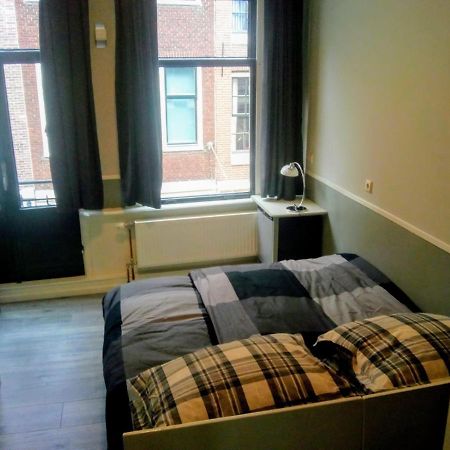Aldo, Not For Parties, Not A Hotel, Room With Shared Bathroom, No Kitchen Amsterdam Bagian luar foto