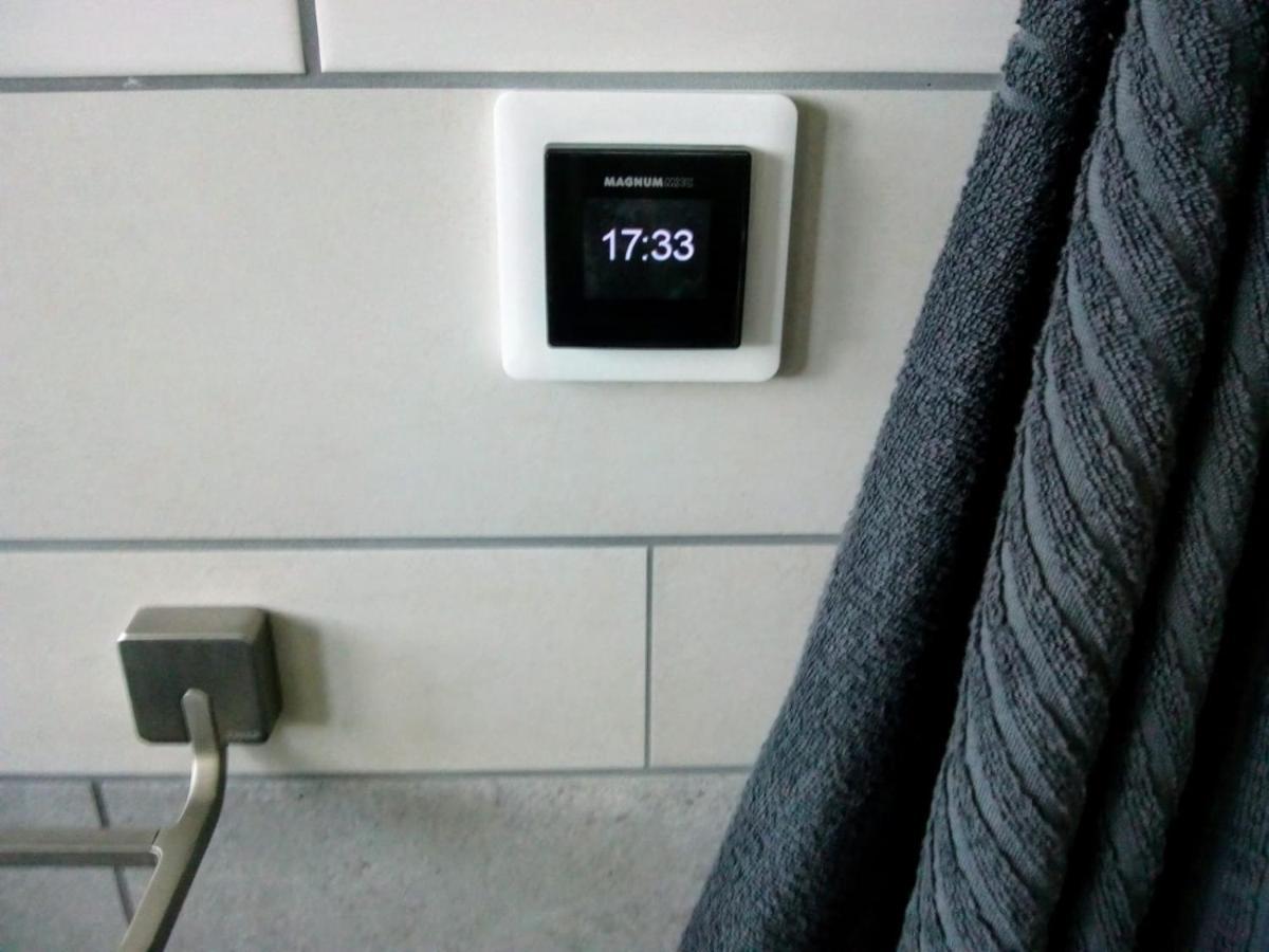 Aldo, Not For Parties, Not A Hotel, Room With Shared Bathroom, No Kitchen Amsterdam Bagian luar foto