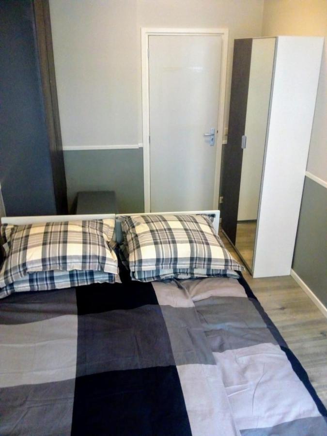 Aldo, Not For Parties, Not A Hotel, Room With Shared Bathroom, No Kitchen Amsterdam Bagian luar foto