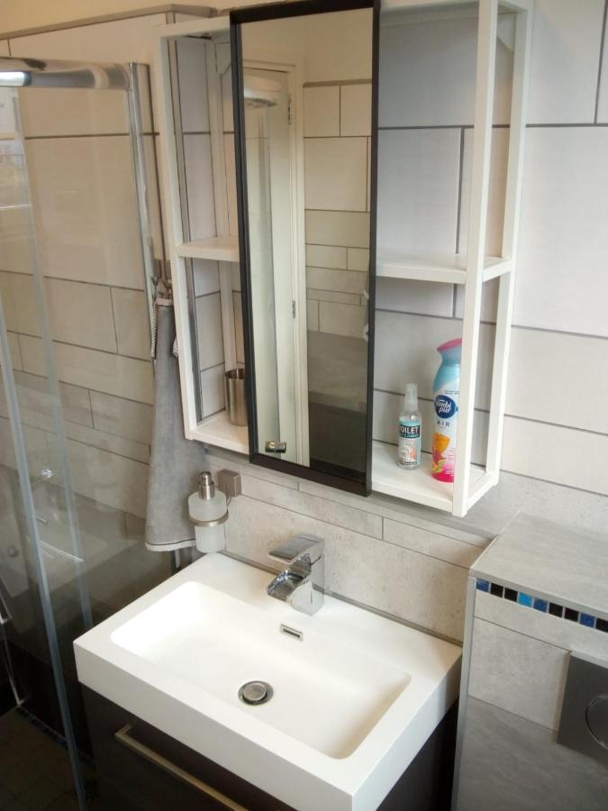 Aldo, Not For Parties, Not A Hotel, Room With Shared Bathroom, No Kitchen Amsterdam Bagian luar foto