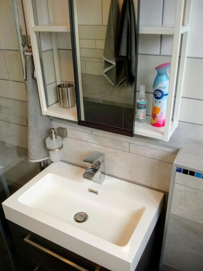 Aldo, Not For Parties, Not A Hotel, Room With Shared Bathroom, No Kitchen Amsterdam Bagian luar foto