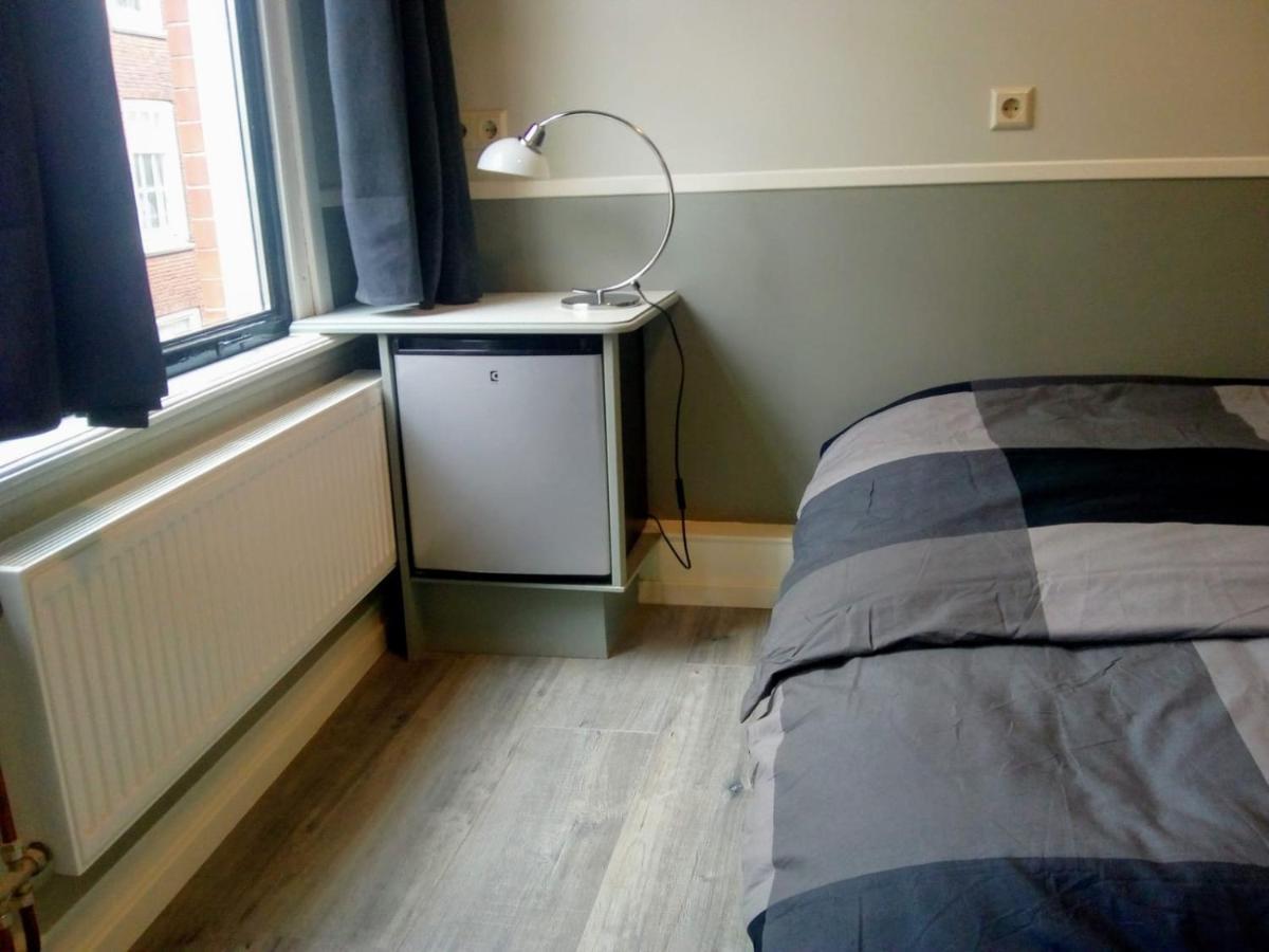 Aldo, Not For Parties, Not A Hotel, Room With Shared Bathroom, No Kitchen Amsterdam Bagian luar foto